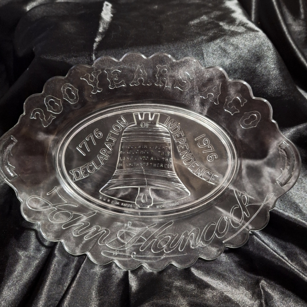 Vintage 1976 Liberty Bell Commemorative Glass Tray~Bicentennial Plate~200 Years